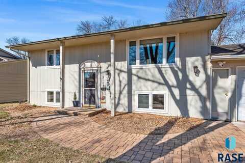 3105 S Glendale Ave, Sioux Falls, SD 57105