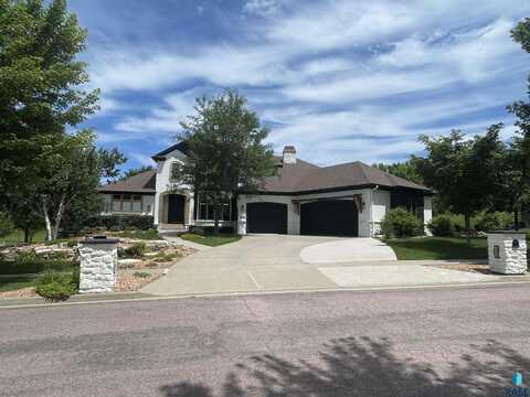 2508 W Sleigh Creek Cir, Sioux Falls, SD 57108