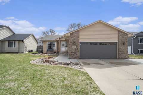 7217 W Panama St, Sioux Falls, SD 57106