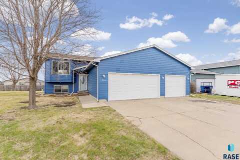 804 lois Ln, Harrisburg, SD 57032