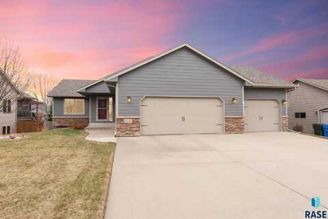 3141 S Harmony Ct, Sioux Falls, SD 57110