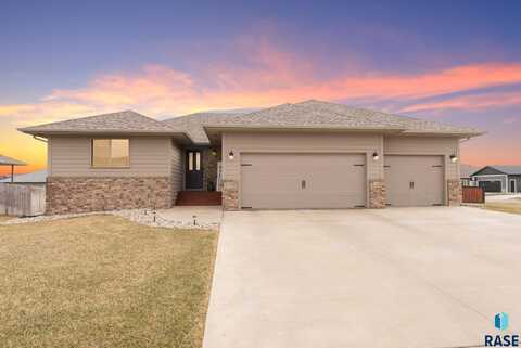 2701 E Palmer St, Brandon, SD 57005