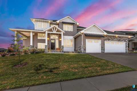 288 Central Park Ct, Harrisburg, SD 57032