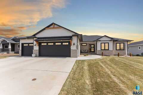 408 Dale Ave, Harrisburg, SD 57032