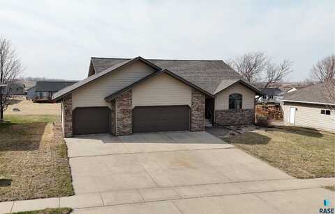 129 S Leslie Dr, Garretson, SD 57030