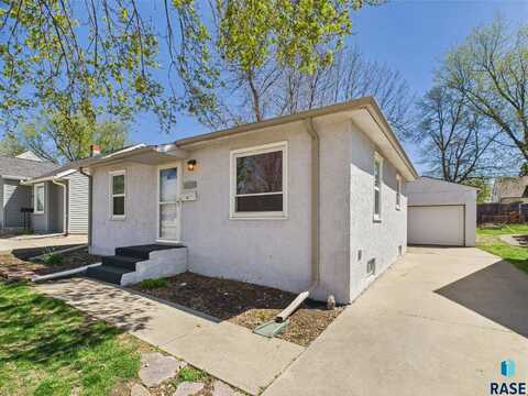 2110 S Norton Ave, Sioux Falls, SD 57105
