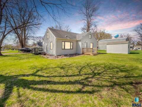409 Boxelder St, Valley Springs, SD 57068