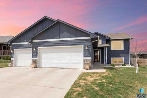 825 N Yankee Ave, Sioux Falls, SD 57110