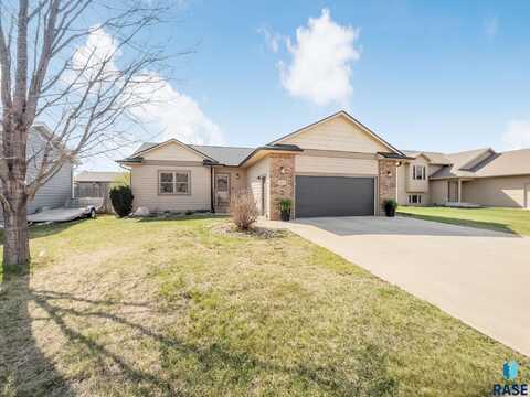 1605 S Mary Beth Ave, Sioux Falls, SD 57106