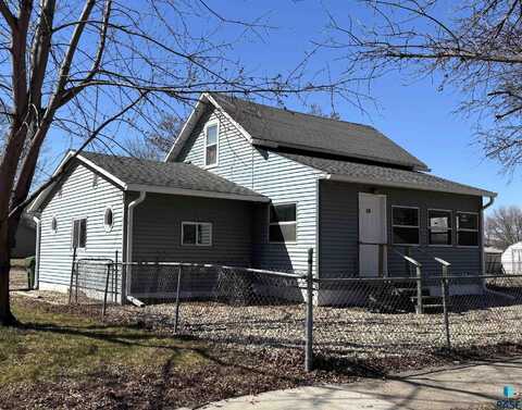 607 Illinois Ave NW, Huron, SD 57350