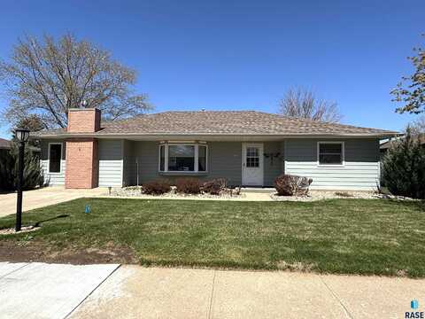 317 E 9th St, Miller, SD 57362
