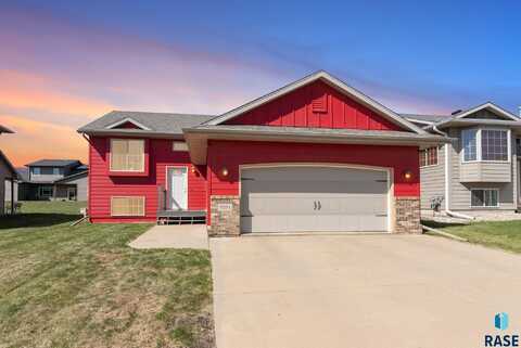 9204 W Norma Trl, Sioux Falls, SD 57106