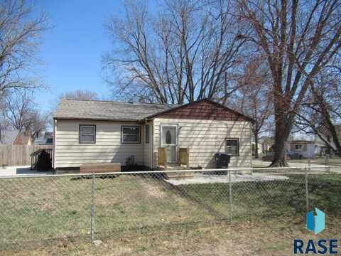 116 Meade Ct, Luverne, MN 56156
