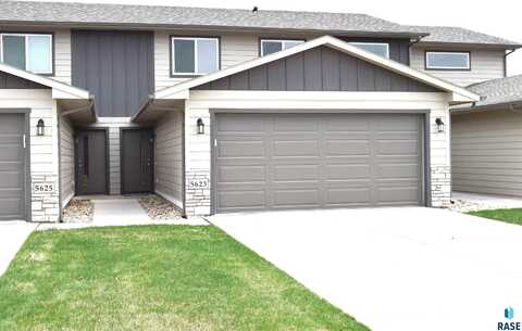 5623 E Brennan Dr, Sioux Falls, SD 57110