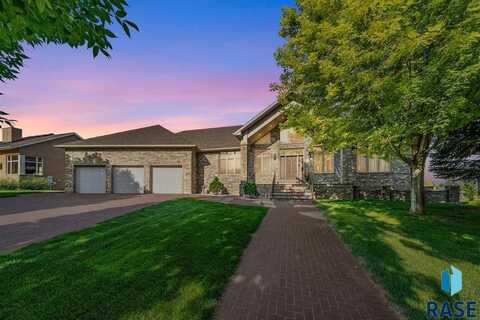 6301 S Grand Prairie Dr, Sioux Falls, SD 57108