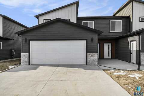 807 N Marquette Pl, Sioux Falls, SD 57110