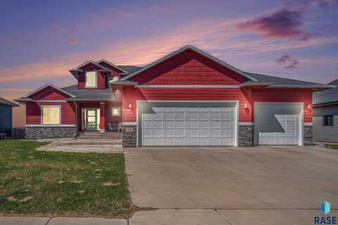 301 N Sugar Leaf Ln, Sioux Falls, SD 57110