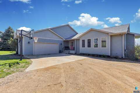 8409 Sunset Cir, Brandon, SD 57005