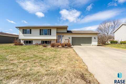 801 Candy Ln, Canton, SD 57013