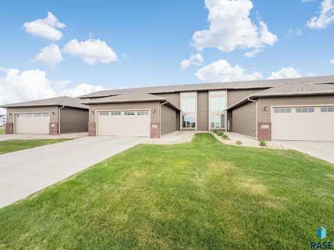 5715 S Yarrow Trl, Sioux Falls, SD 57108
