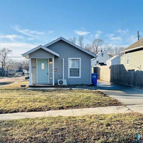 317 S Jessica Ave, Sioux Falls, SD 57103