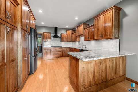 3056 S Coral Ct, Sioux Falls, SD 57103