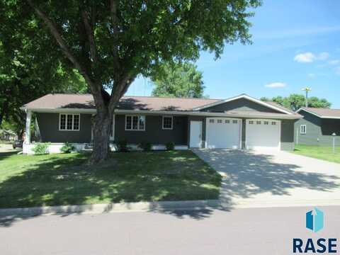 206 W 7th St, Adrian, MN 56156