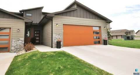 7332 S Tivoli Pl, Sioux Falls, SD 57108