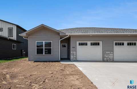 813 N Marquette Pl, Sioux Falls, SD 57110