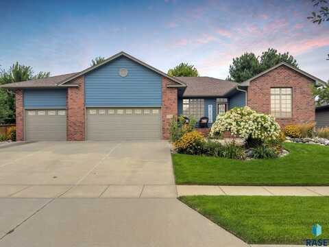 3709 S Pillsberry Ave, Sioux Falls, SD 57103