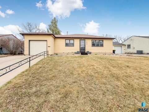 3008 E Claudette Dr, Sioux Falls, SD 57103