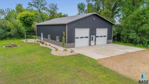 409 Church Ave, Montrose, SD 57048
