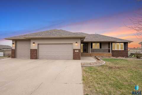 103 W Maple St, Harrisburg, SD 57032