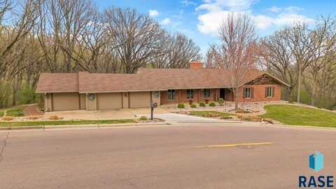 1004 E Tomar Rd, Sioux Falls, SD 57105