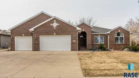 7329 S Russet Dr, Sioux Falls, SD 57108