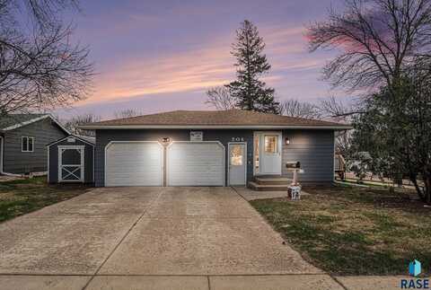 204 West Ave N, Madison, SD 57042