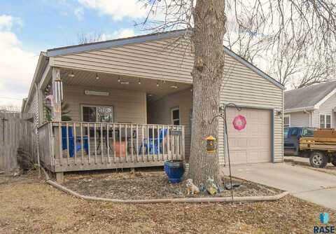 608 S Blauvelt Ave, Sioux Falls, SD 57103