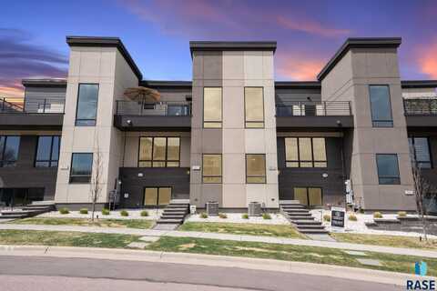 2805 S Terry Ave, Sioux Falls, SD 57106