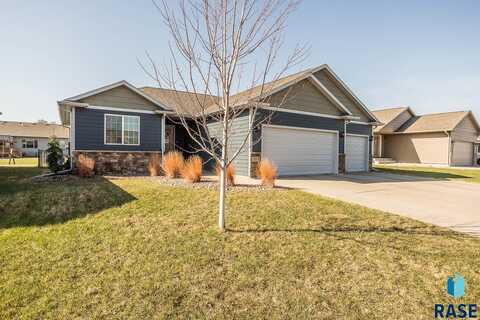3313 E Brewster St, Sioux Falls, SD 57108