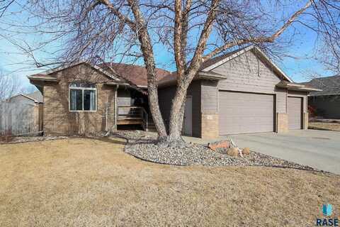 7512 W Stoney Creek St, Sioux Falls, SD 57106