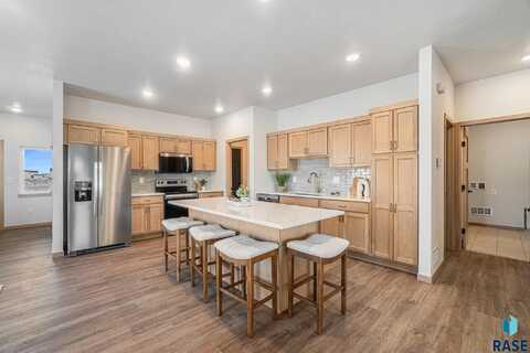 5501 S Spirea Ave, Sioux Falls, SD 57108