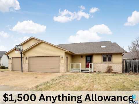 904 S Jay Cir, Sioux Falls, SD 57103