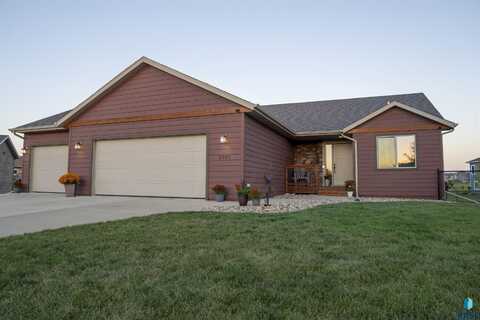 5901 W Valley View Cir, Sioux Falls, SD 57107