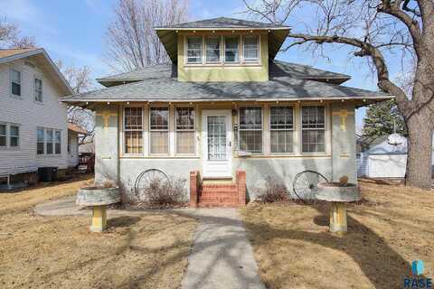 405 E 1st Ave, Beaver Creek, MN 56116