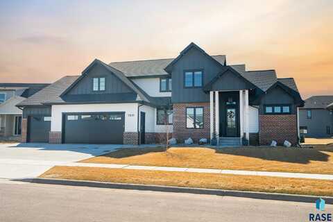 7309 E Gray Eagle Cir, Sioux Falls, SD 57110