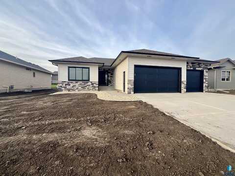 8801 W Rathburn St, Sioux Falls, SD 57106