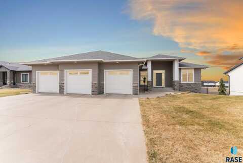2721 S Moss Stone Ave, Sioux Falls, SD 57110