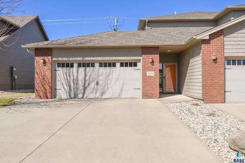 7549 S Grand Arbor Pl, Sioux Falls, SD 57108