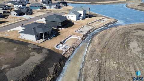 2700 N Pickerel Cir, Tea, SD 57064
