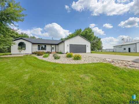47555 271st St, Harrisburg, SD 57032